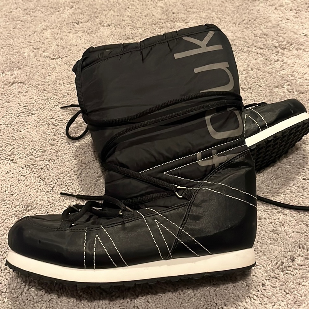 FCUK moon boots